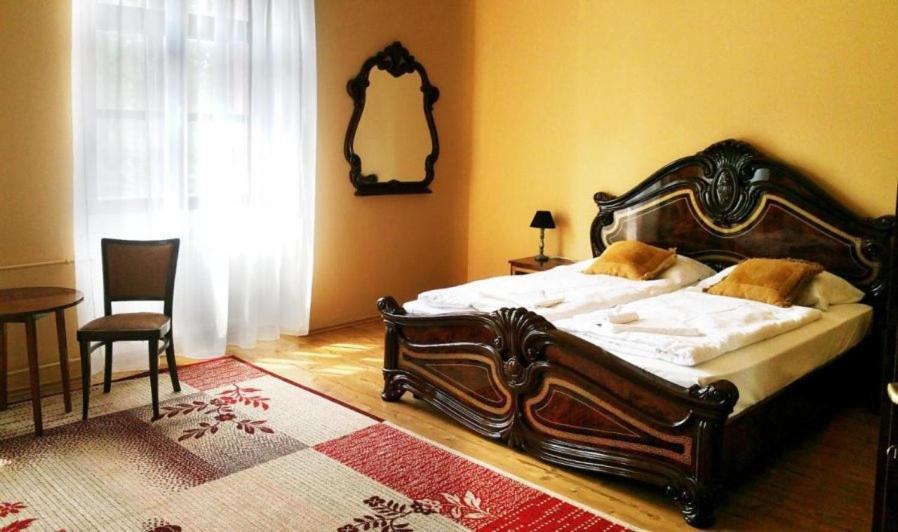 Korona Szálló Sárvár Esterno foto