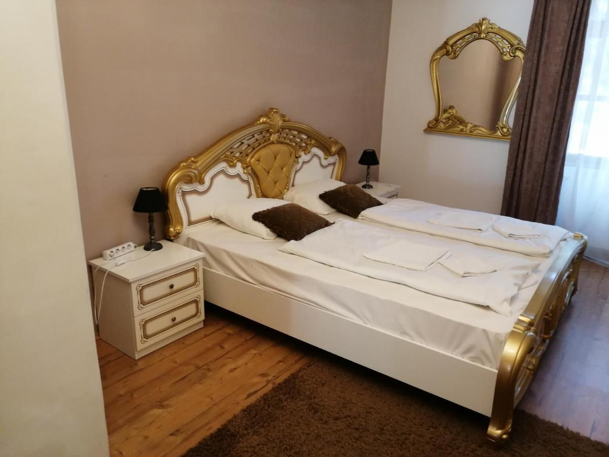 Korona Szálló Sárvár Esterno foto