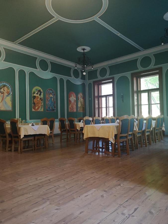 Korona Szálló Sárvár Esterno foto